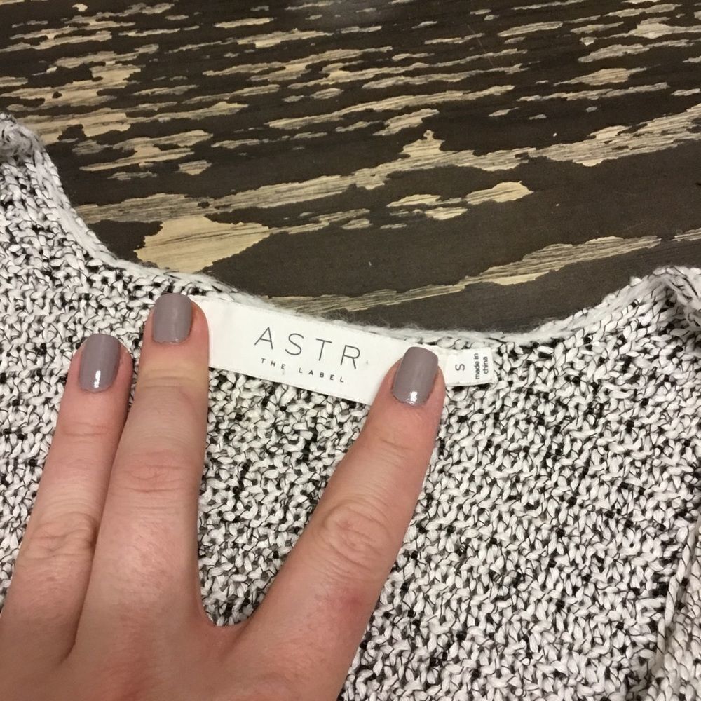 ASTR Sweater Knit Tank - Picture 4 of 4